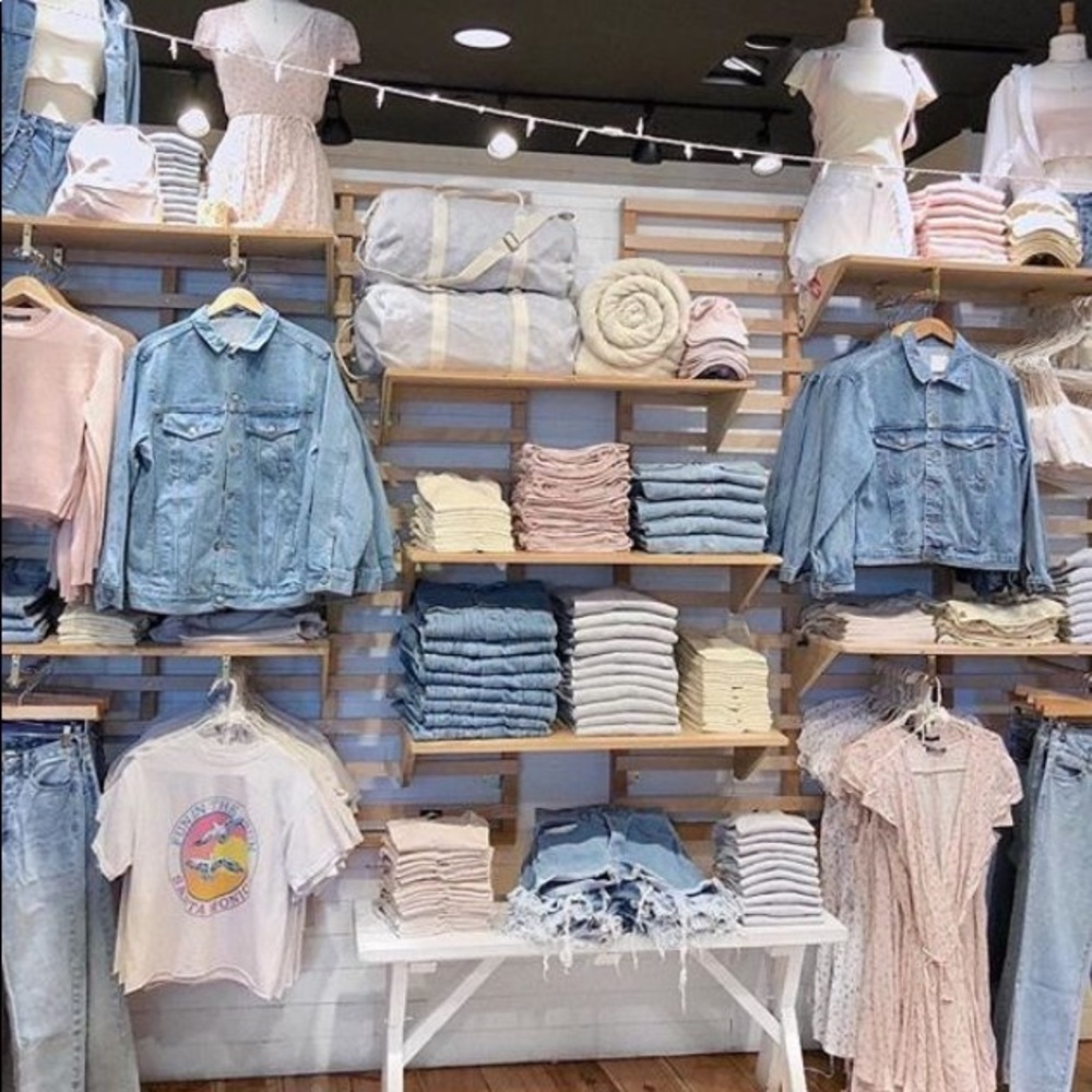 4PC Clothing Mystery Box